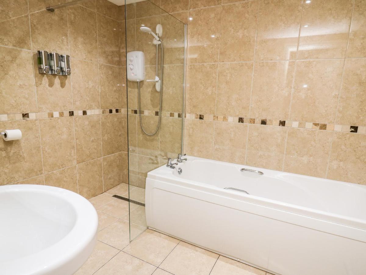 לנדרינדוד וולס Bridgend Cottages מראה חיצוני תמונה